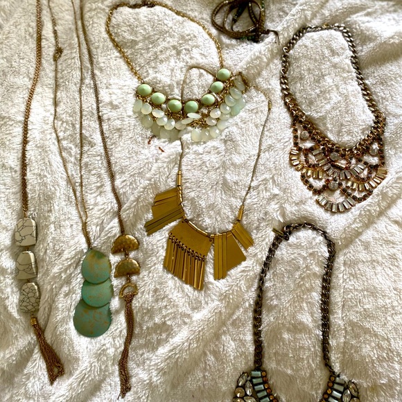 Accessories - Assorted necklaces bundle!